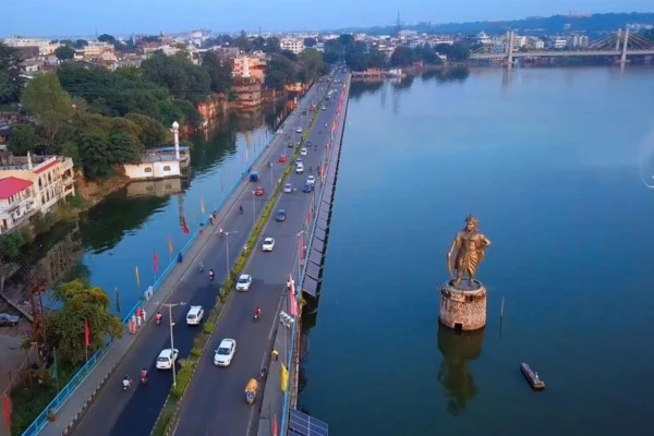 Ujjain to Bhopal Taxi Service